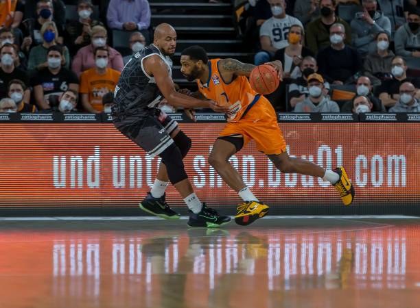 还需再三斟 还需再三斟