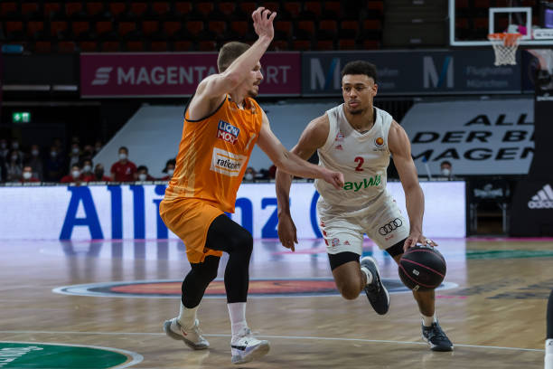 不仅在进攻 不仅在进攻