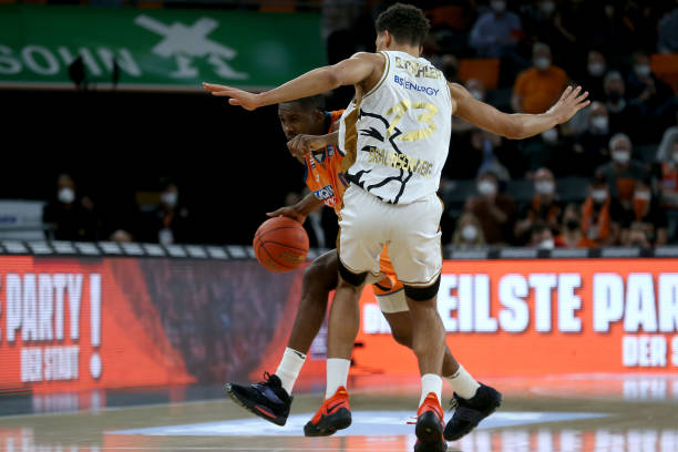 对于埃泽个 对于埃泽个